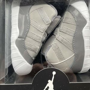 Size 4C !! Never worn!!